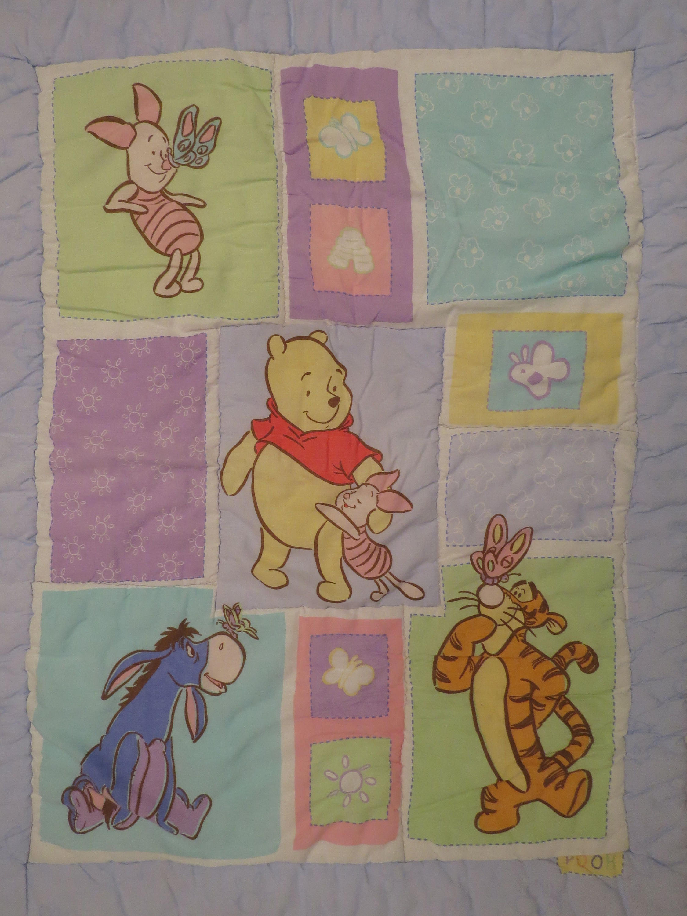 Vintage Winnie the Pooh crib comforter