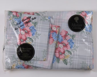 Vintage Madison Collection Floral Queen sized sheet set -includes flat, fitted, and 2 pillowcases -New in package