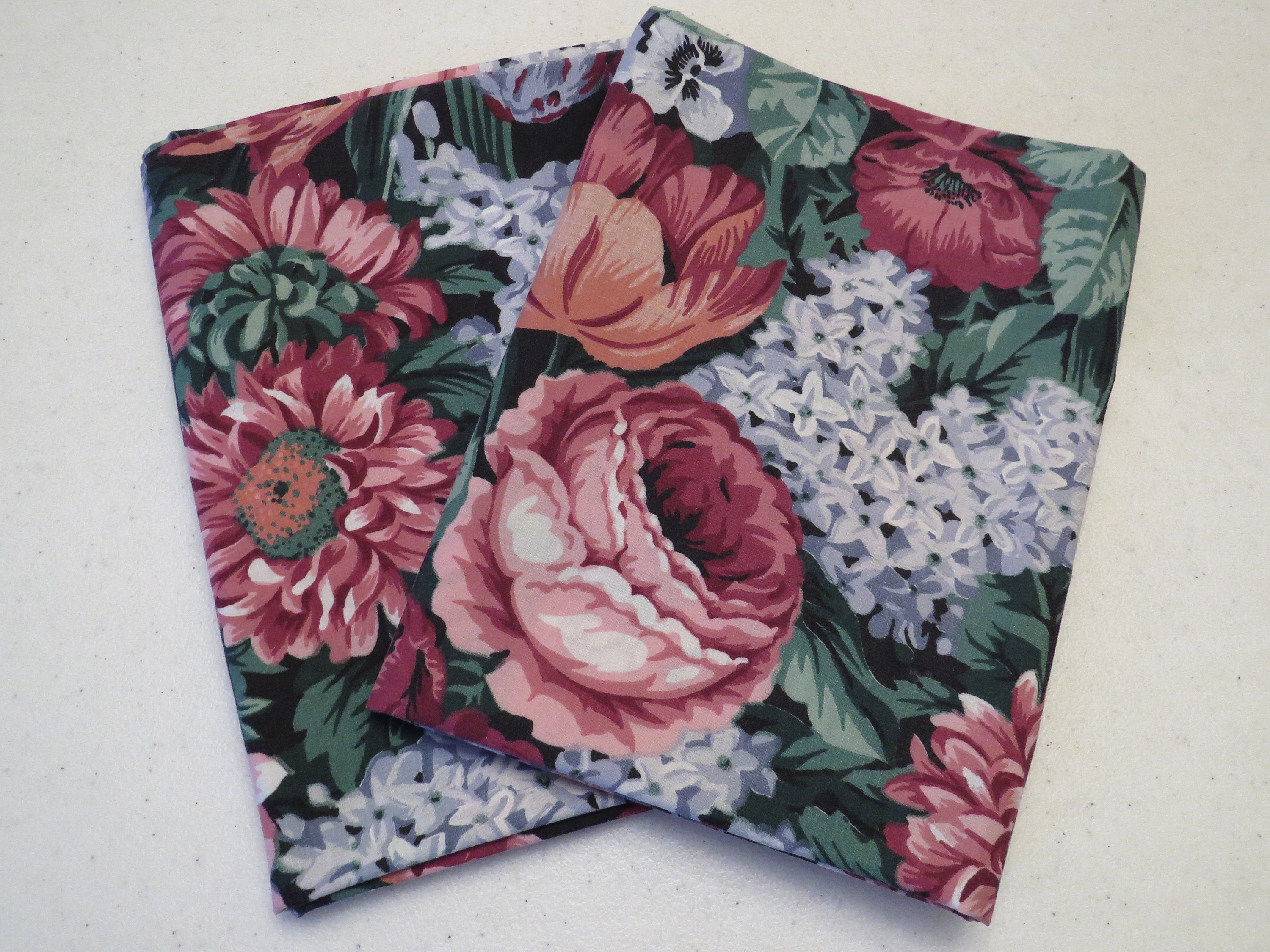 Set of 2 Vintage Floral pillowcases