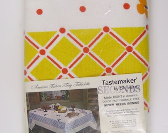 Vintage Tastemaker Floral terry tablecloth -New in package