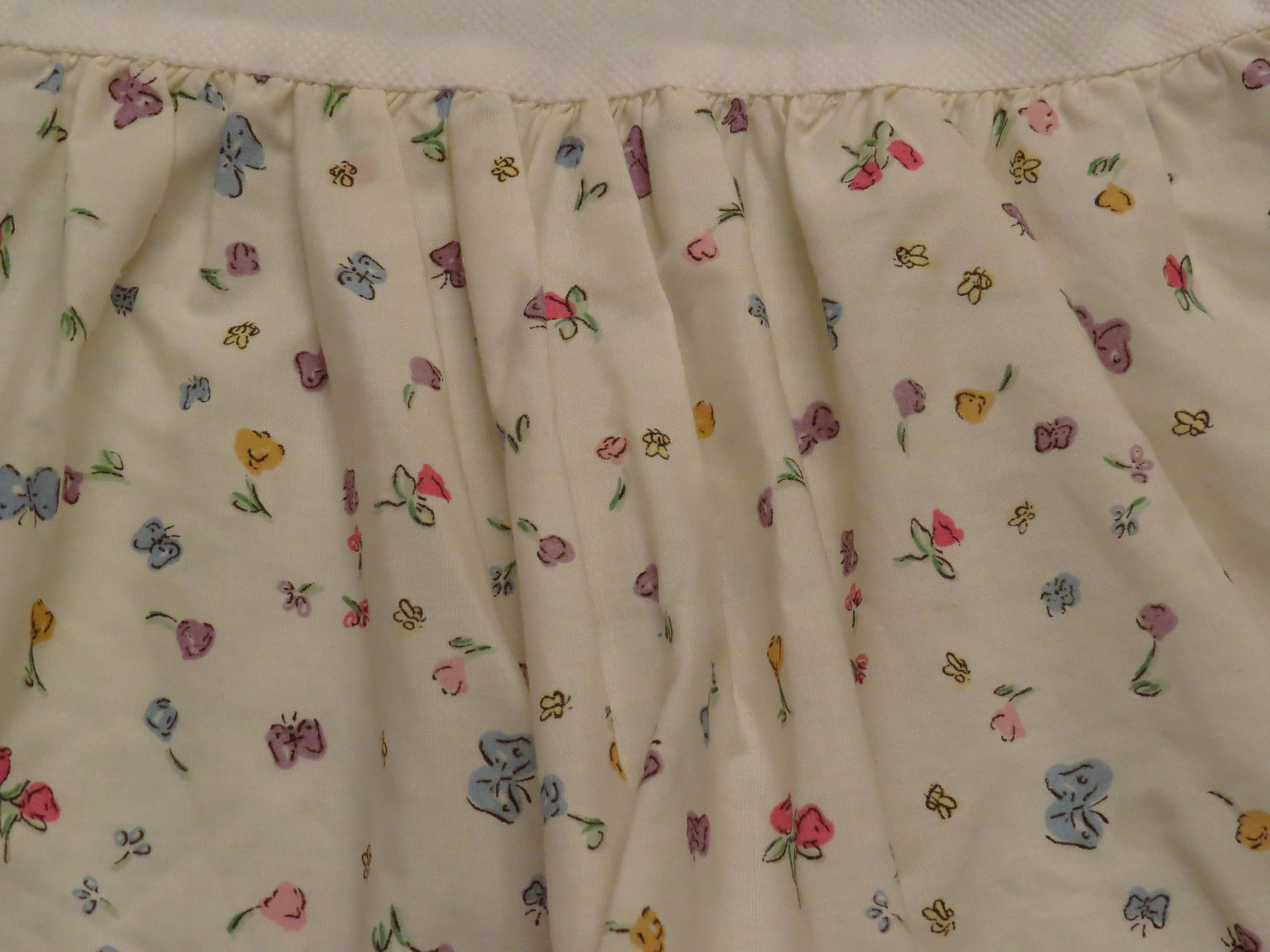 Classic Winnie The Pooh Crib Dust Ruffle
