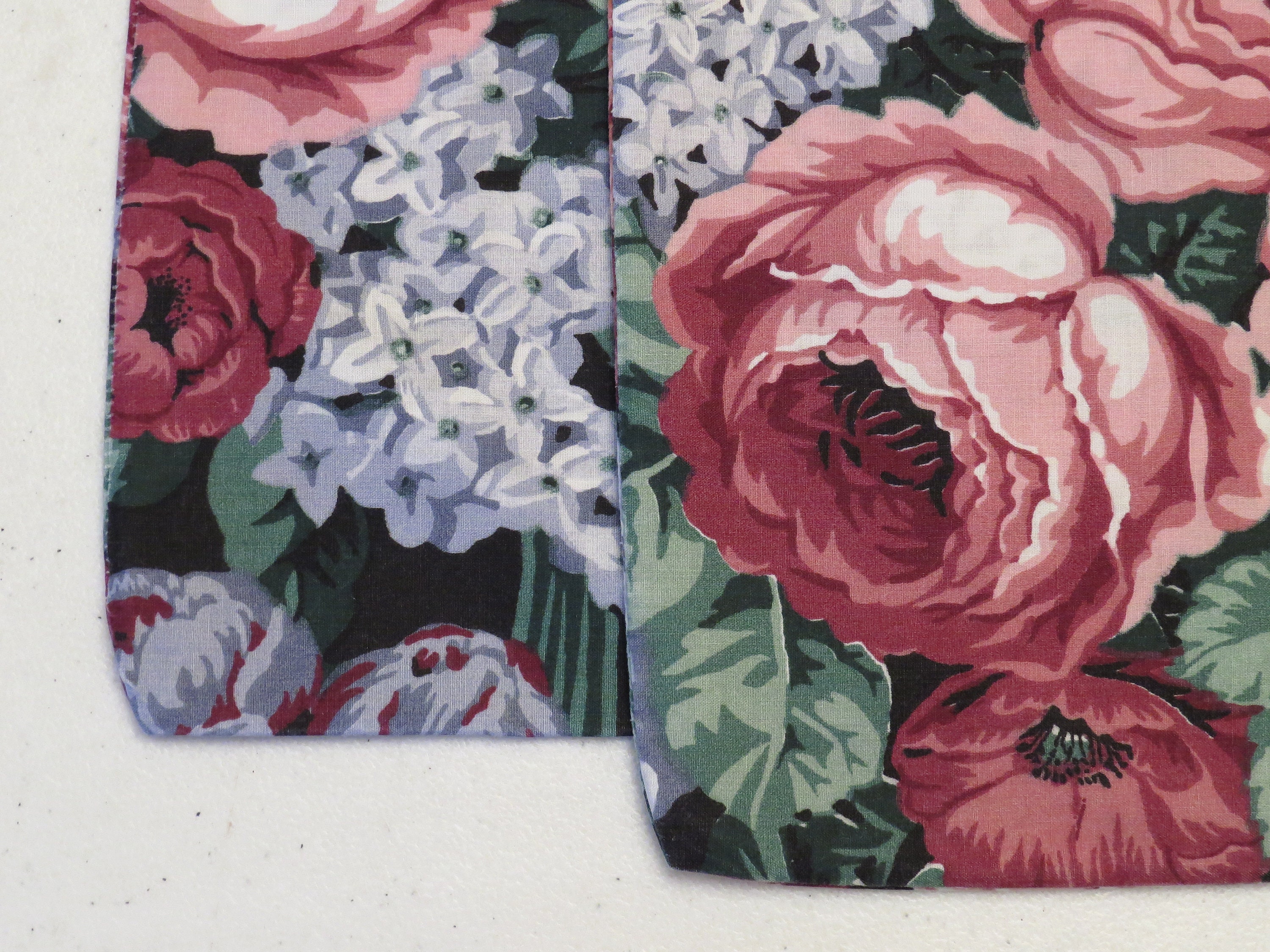 Set of 2 Vintage Floral pillowcases