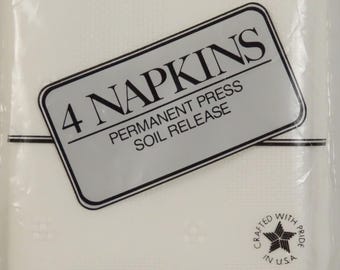 Set of 4 Vintage White napkins -New in package
