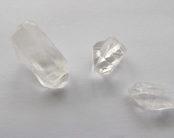 Meditation Crystal Pack. Set of 2-3 Crystal Points with Activation Meditation Guide & Free Gift Bag. Bright Clear A Grade Quartz Pocket Size