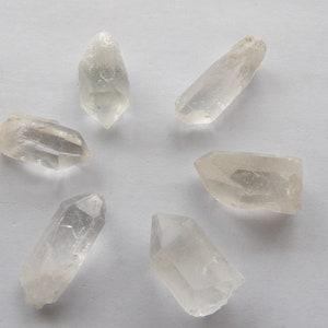 Record Keeper Quartz Crystal Point. Natural Unpolished, Atlantean, Lémurien Personal Talisman, Méditation, Akashique, Guérison, Voyage Astral