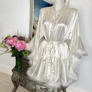 Short Ivory Feather Bride High Quality Satin Vintage Hollywood Inspired Robe, Bridal, Wedding Morning,Photoshoot, Feather Robe, Boudoir Robe
