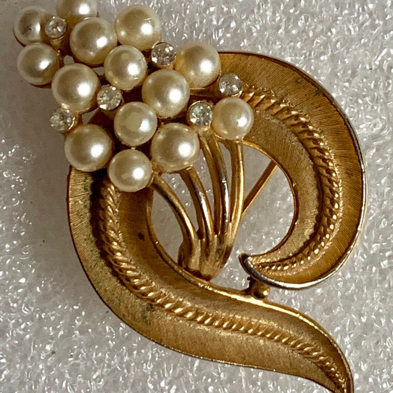 BROCHE DORÉE CLASSIQUE TRIFARI - OCCASION BON ÉTAT - BROOCH FRENCH