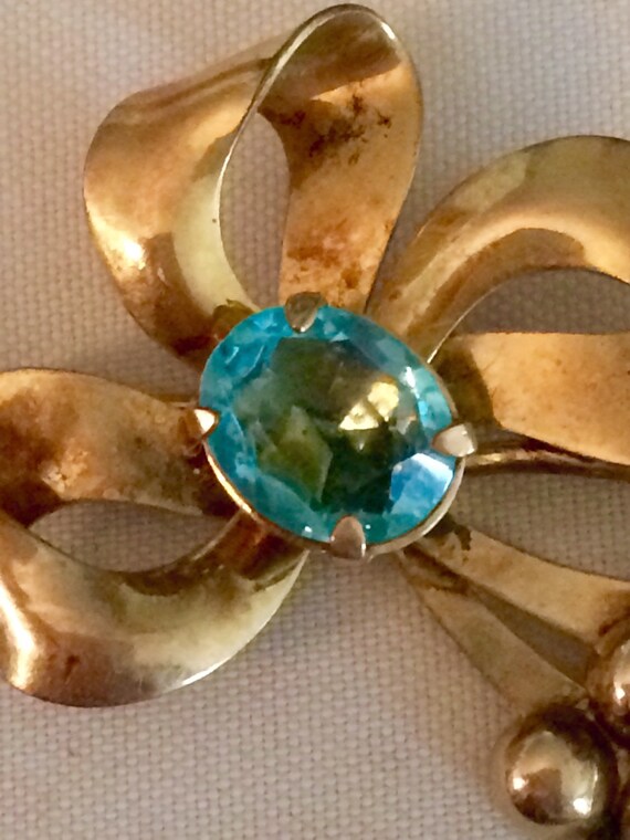 Vintage Carl Art gold bow brooch with large aqua … - image 4