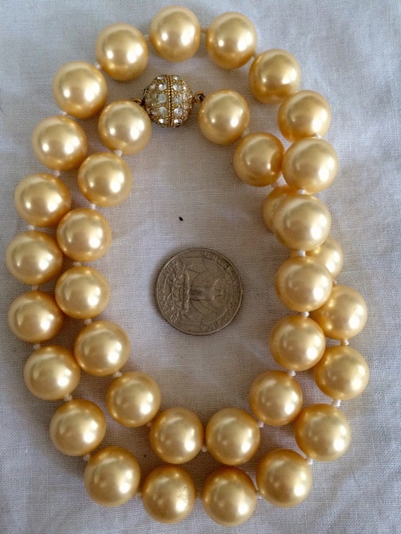 Vintage 80s pearl necklace with rhinestone ball c… - image 4