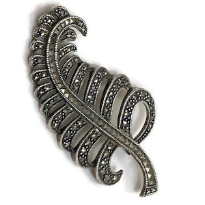 Art Deco sterling silver brooch leaf design with marcasite excellent condition
