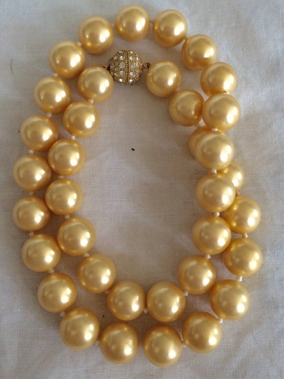 Vintage 80s pearl necklace with rhinestone ball c… - image 2