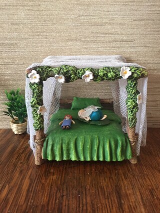 Miniatura In Resina Per Casa Delle Bambole: Nonna Seduta Scala 1:12 - Lottie Artigianale