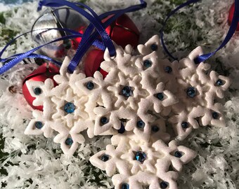 Set of 4 Pretty white and blue snowflake glitter snowflake with Swarovski Crystals Small Snowflake glitter ornament miniature Snowflake gift