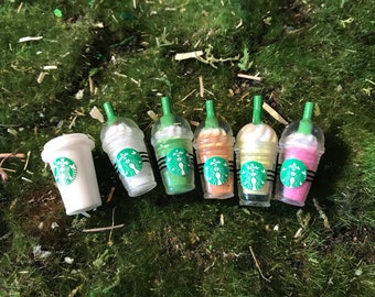Tasses miniatures frappucino Starbucks, mini tasses à café Starbucks, miniatures de jardin de fées, boissons de fées café glacées, accessoire mini jardin