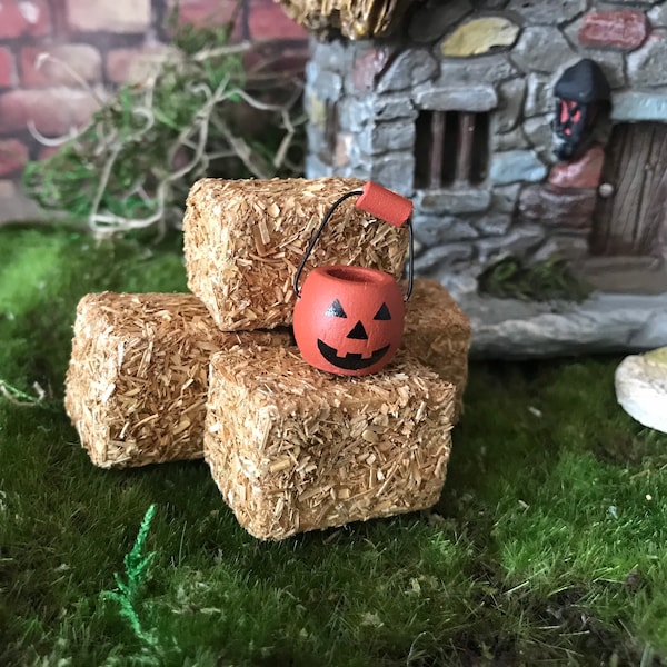 Miniature bales of hay, autumn harvest bales of straw fairy garden