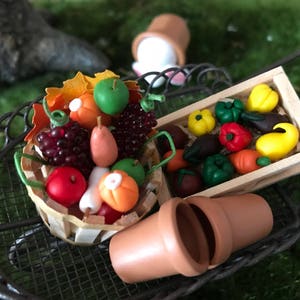 Miniature vegetables in crate for fairy garden, dollhouse, autumn havest Fairy garden supplies, miniature garden accessories, veggie garden