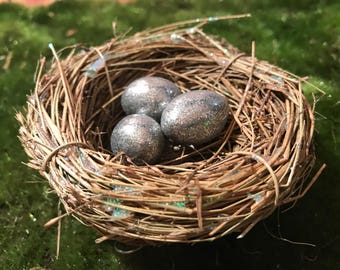 Metallic Silver Birds - How to Nest for Less™