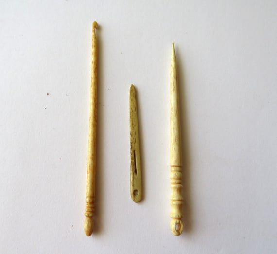 3 Antique Carved Bone Sewing Tools Punch Awl Bodkin Crochet Hook Vintage