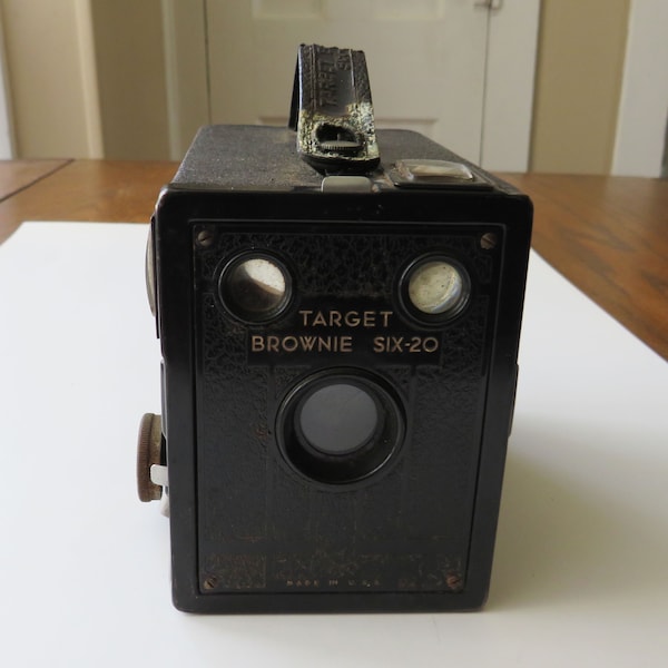 Antique Brownie Targe-20 Box Camera Vintage