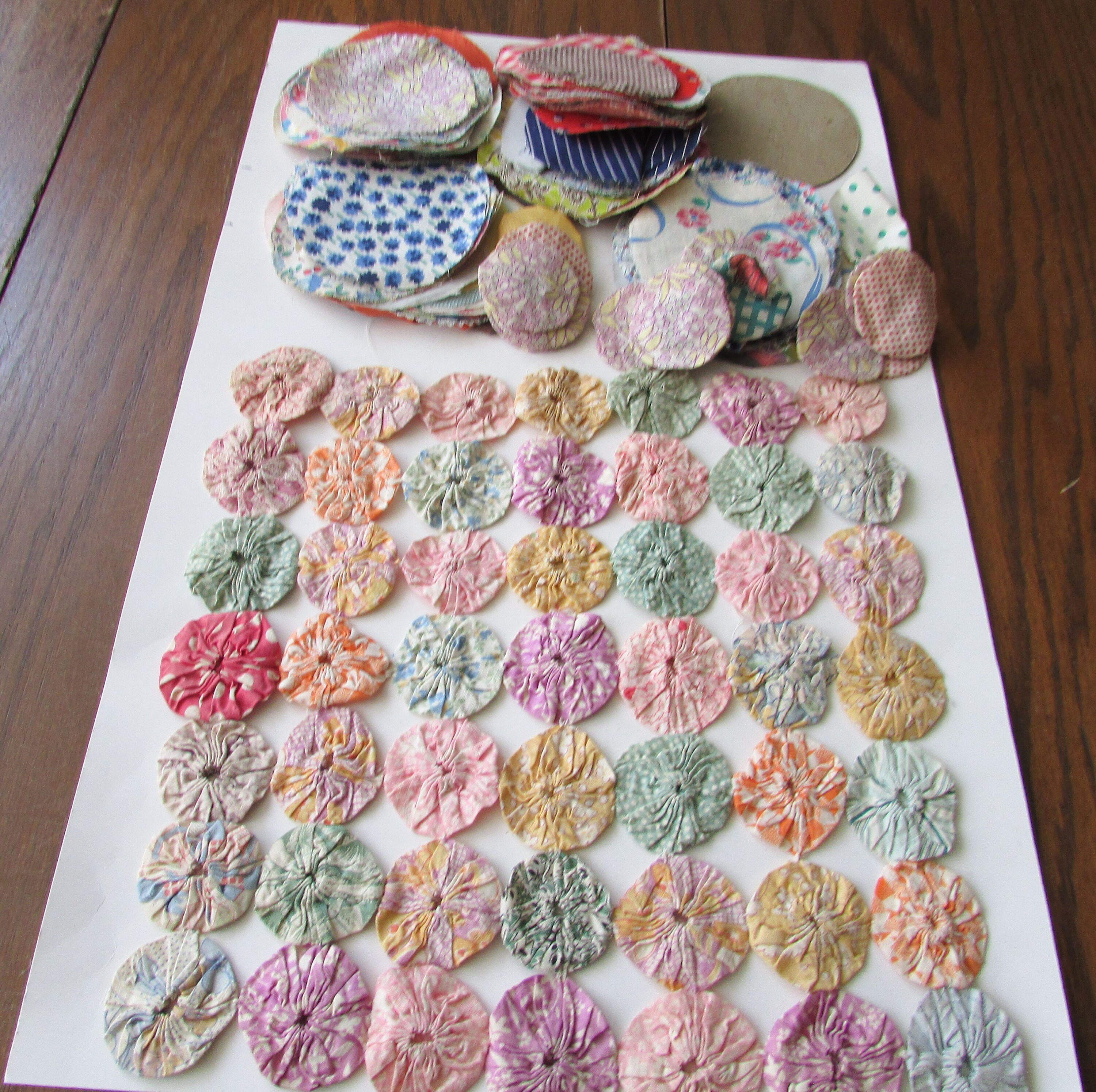 Vintage Yo Yo Quilt Pieces & Lots of Cut Circle Fabric Etsy