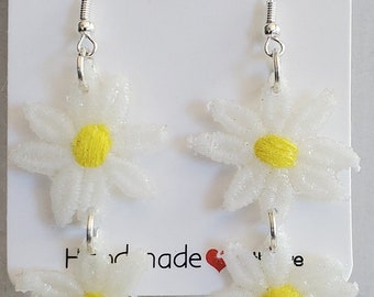 Daisy dangle earrings