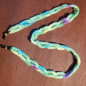 Eye glasses crochet chain.