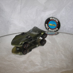 Hot Wheels Redline Olive Twin Mill (1969) Button