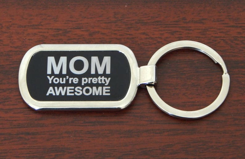 Personalized Keychain for Mom Engraved Men Key chain Mothers Day Gift from Daughter Son, KLM018 image 1