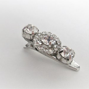 Small round crystal sparkle alligator hair clip for fine thin hair