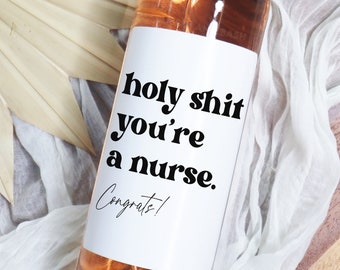 Graduación de enfermera divertida Etiqueta de vino Regalo de enfermera para enfermera Regalo de graduación para ella Él Eres una enfermera Parejas Bien regalo BB015
