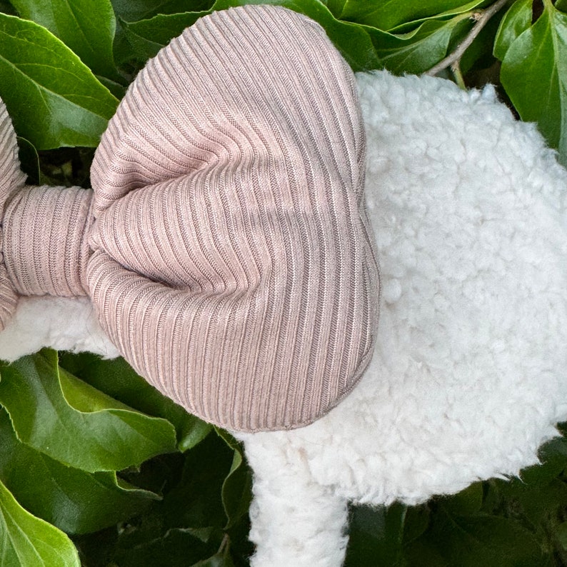 Krämfärgade Disney-öron i sherpa, Disney-öron, Krämfärgade öron, Disney-pannband i julstil, Musse Mimmi Pigg. Svarta Mimmi-öron. Plyschiga Disney-öron. bild 3