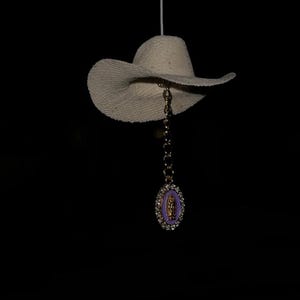 Sombrero con accessorio da appendere all'auto "Virgencita" con diamante viola