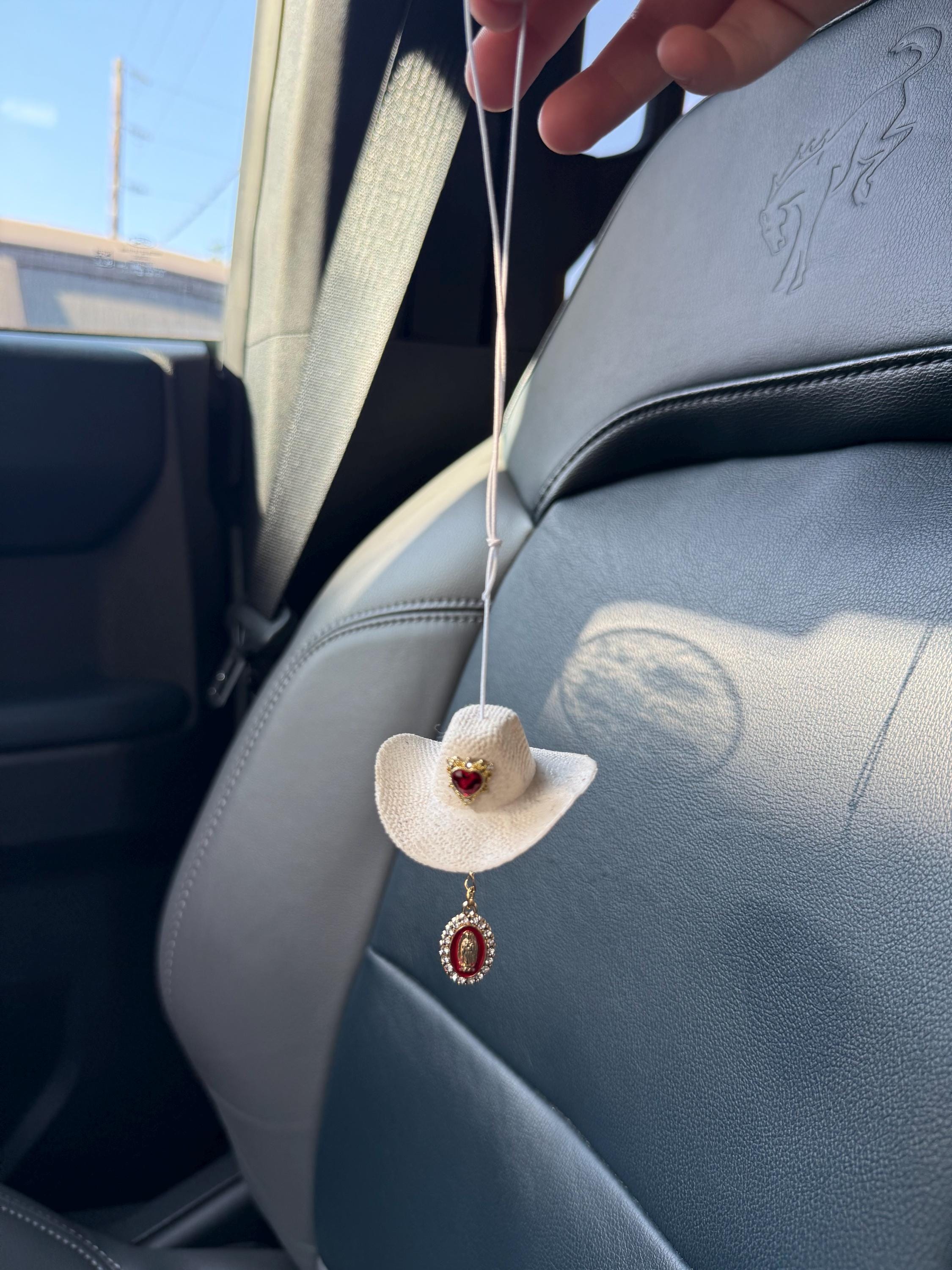 Religiöser Juwelenketten-Charm fürs Auto