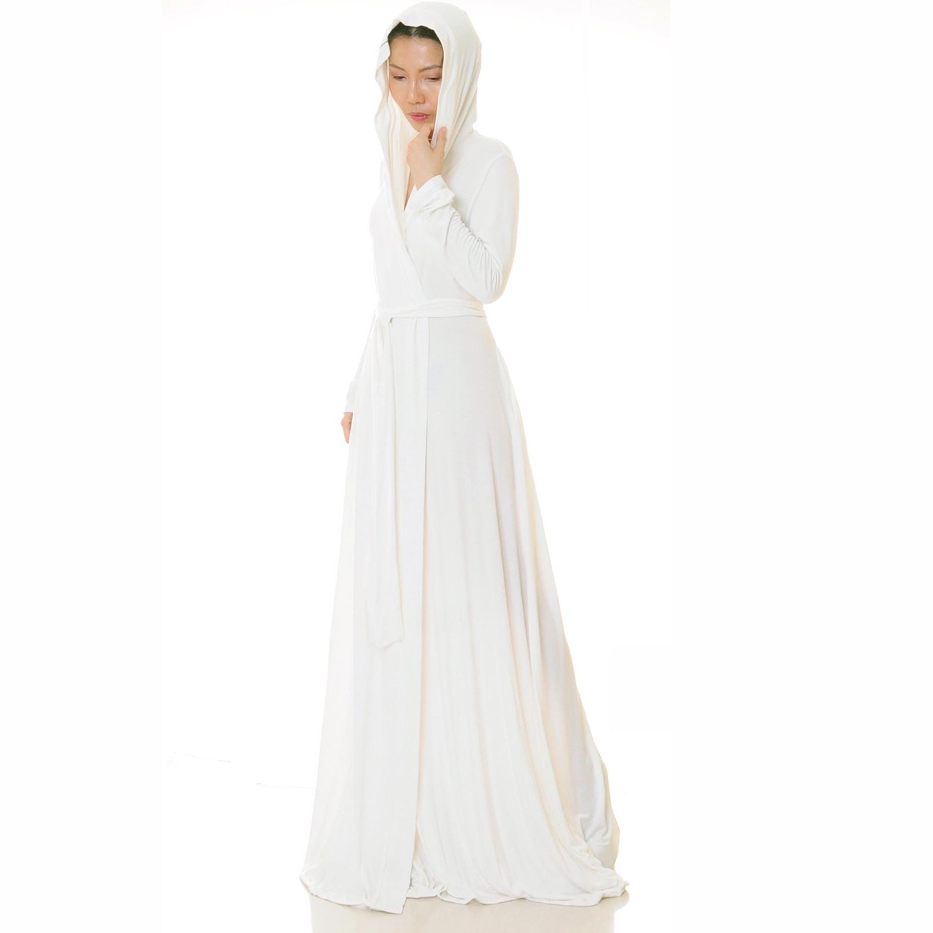 chinese dress ladies Fable & Eve Ladies Luxury White Dressing Gown Robe with Mocha Piping Size 8  to 18 (UK 18) : Amazon.co.uk: Fashion main image 1