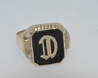 10ct yellow gold D initial signet ring size V