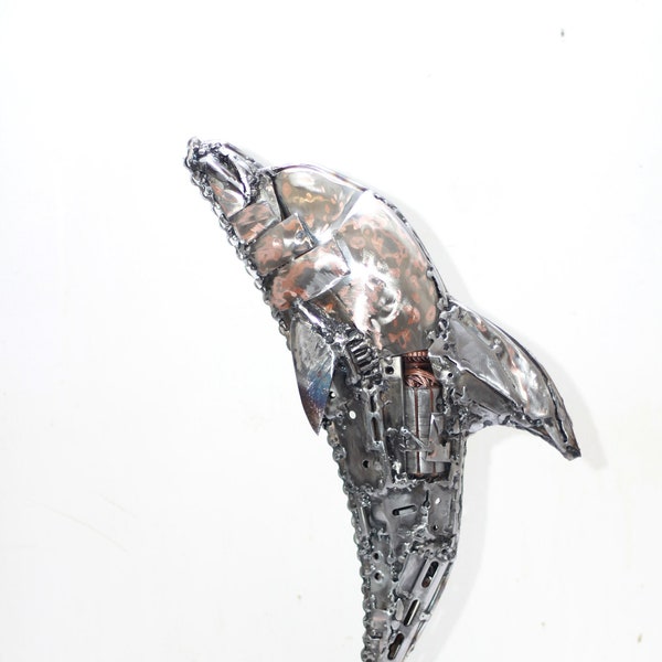 Sculpture "Le dauphin et son mécanisme" By Recyclhome.