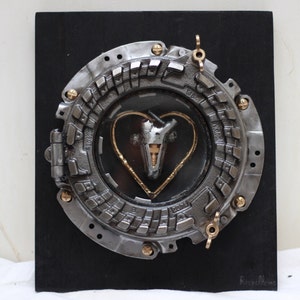 Tisch „Das Bullauge der Liebe“ von Recyclhome.