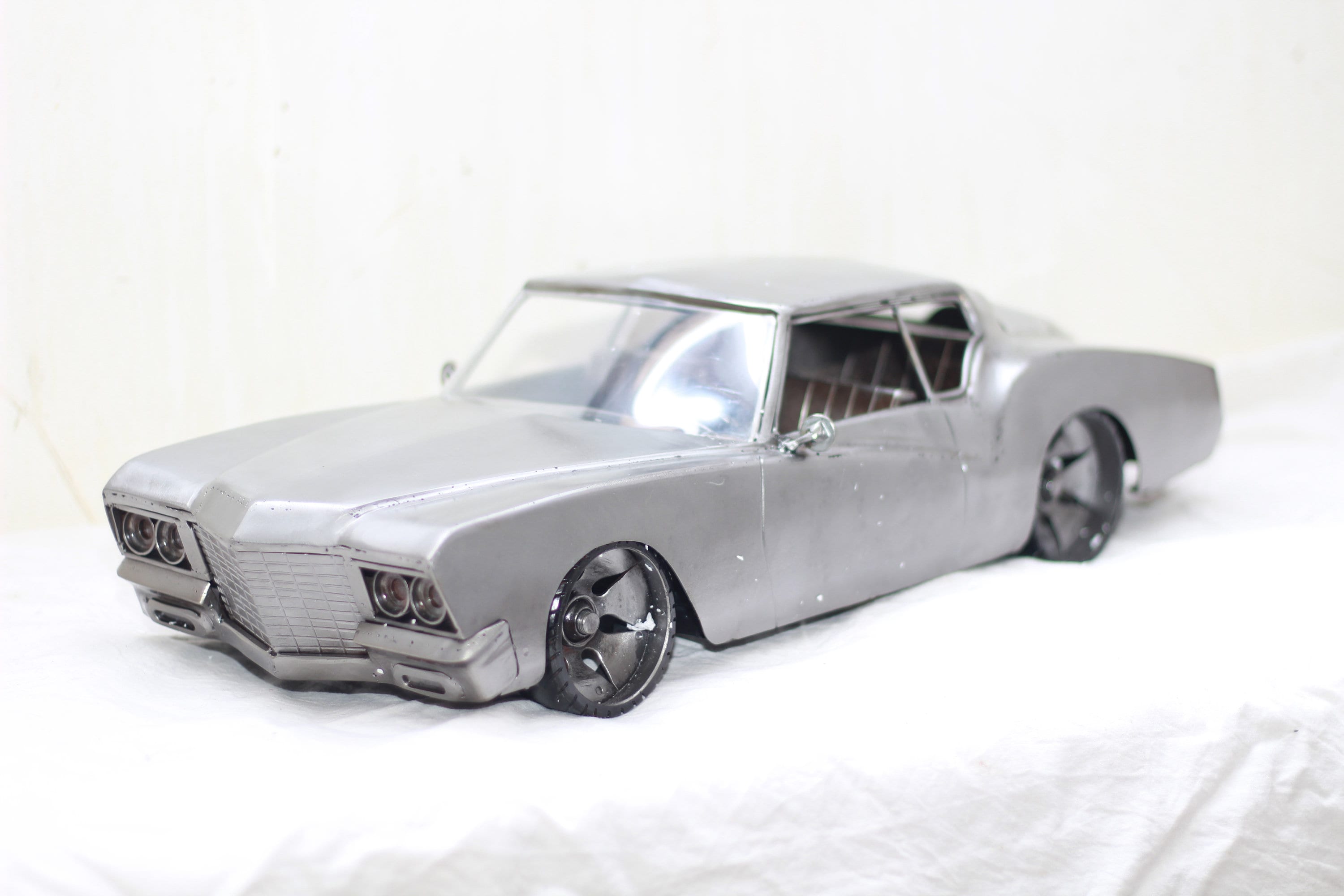 COX　049　GAS POWERED BUICK RIVIERA COX 049 GAS POWERED BUICK RIVIERA COX 049 GAS POWERED BUICK