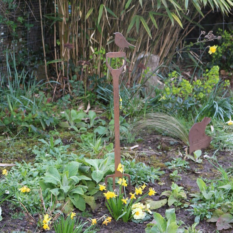 Rusty metal robin on fork outdoor and garden gift, retirement gift, steel anniversary gift, Christmas gift image 2