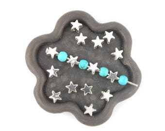 x50 Star metal beads 6mm silver (114C)