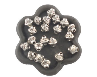 x30 Perles en métal  bicône  argenté 6mm (167C)