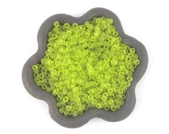 20grs Perles de rocaille vert pomme 2mm (42C)