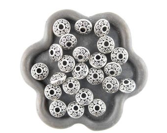 x30 Silver round saucer metal beads 6mm (131C)