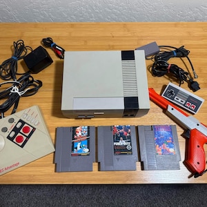 NES Console Lot – Original Controllers, RF Connector, Power Supply, Games (Mario, Tetris, Punch-Out) Nintendo