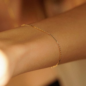 Gold Filled Curb Chain Bracelet, Gold Chain Bracelet, Stacking Bracelet, Minimal Bracelet, Dainty Gold Bracelet, Birthday Gift, Gift for Her