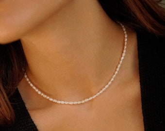 Petit collier de graines d'eau douce, superposition de collier, collier de perles, collier de perles, collier délicat, cadeau de demoiselle d'honneur, bijoux de mariage