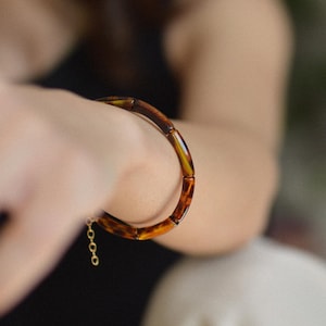 Tortoise Shell Bead Bracelet, Bangle Bracelet, Everyday Bracelet, Minimal Bracelet, Boho Necklace, Gift for Her, Birthday Gift