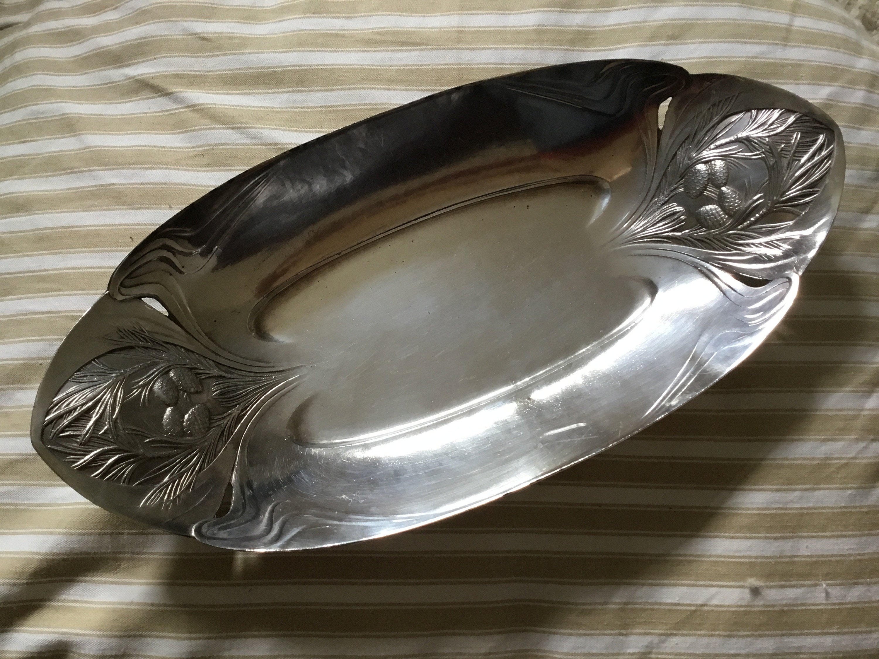 Très Chic Français de Service