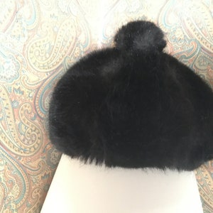 Französische Winter Baskenmütze und russische Kosaken Mütze