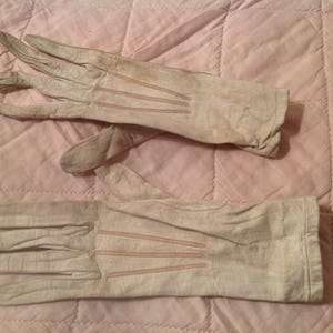 3 Paar antike französische Hochzeitshandschuhe